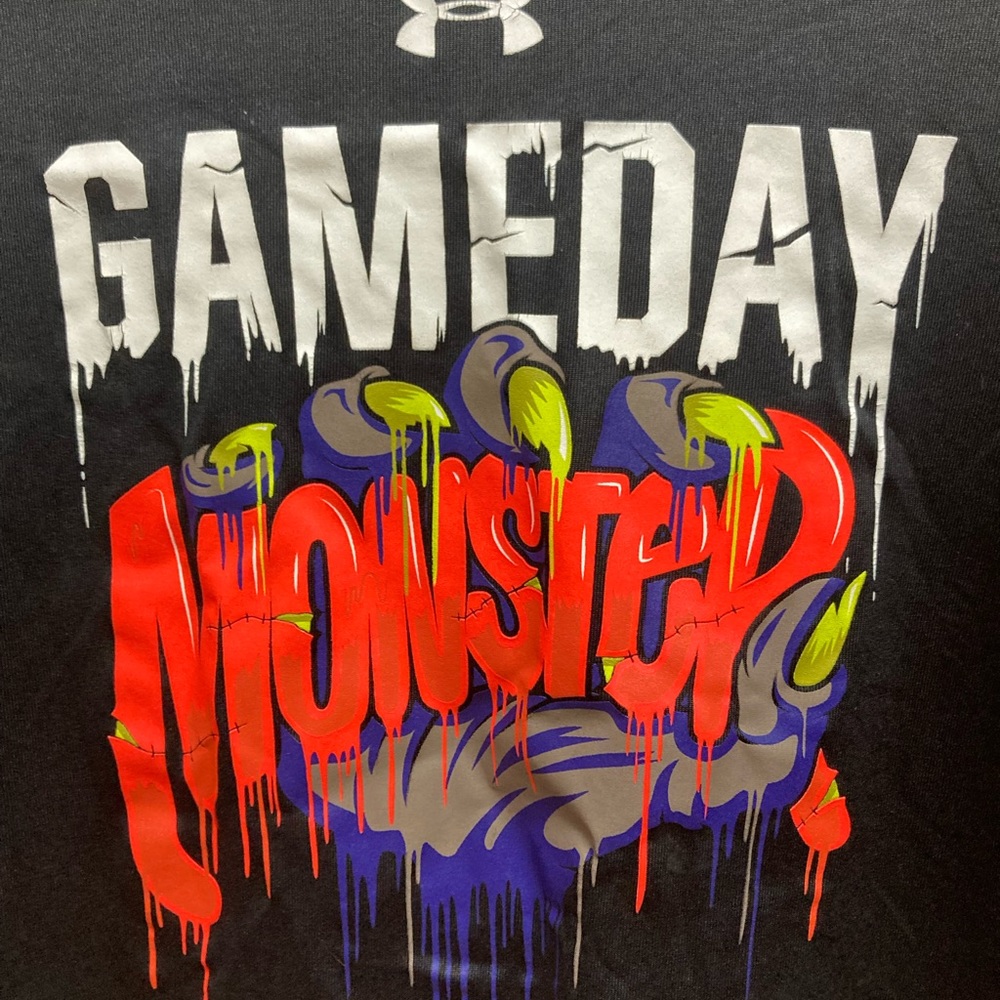 Under Armour Heat Gear Youth XL Gameday tee